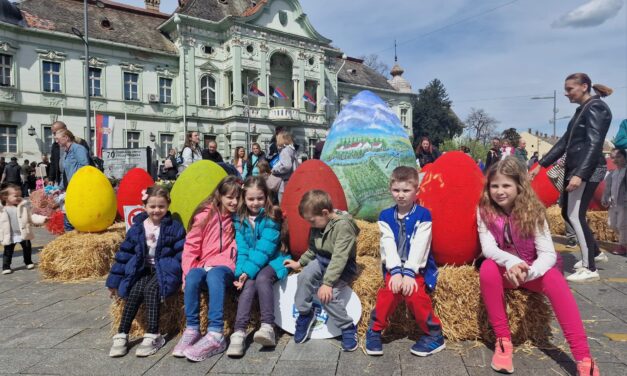 8. dečji festival „Uskršnje jaje“ okupio veliki broj mališana u centru grada (FOTO)