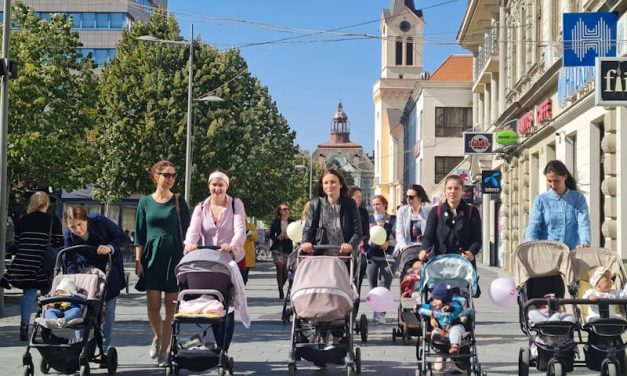 Šetnjom mama i beba u Zrenjaninu biće obeĺežena nacionalna nedelja dojenja