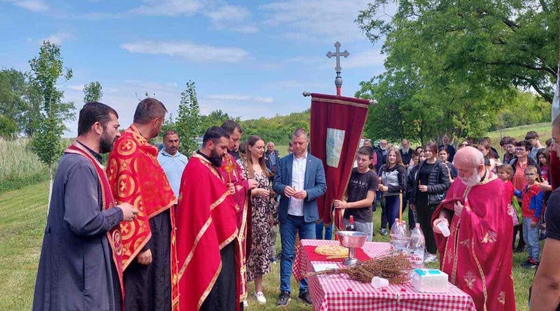 Održano Bogosluženje na prostoru živonosnog izvora Svete Vodice nadomak Stajićeva