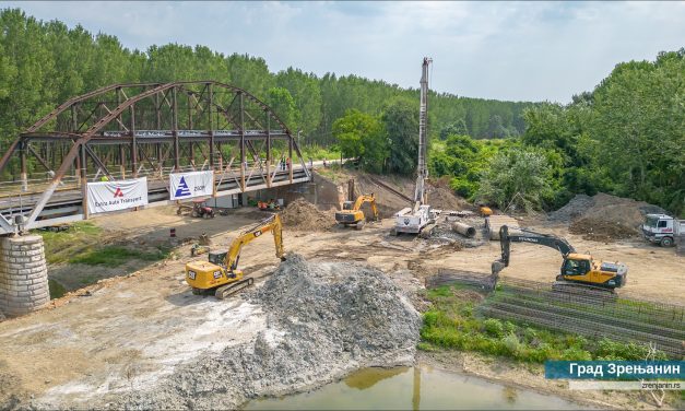 Odmiču radovi na gradnji železničkog mosta 