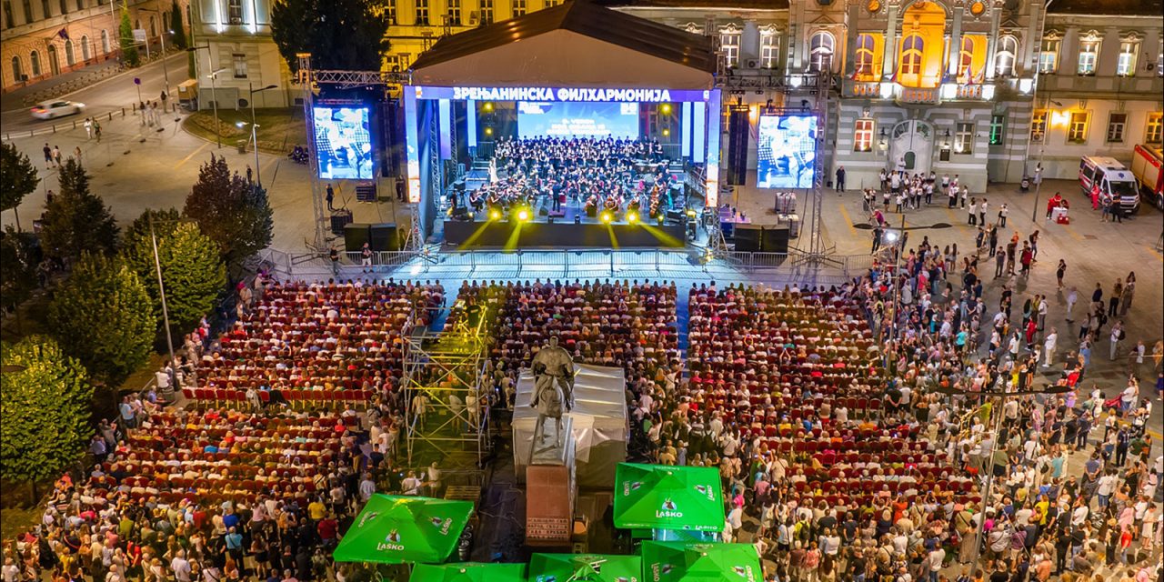 Zrenjaninska filharmonija priredila nezaboravni koncert na Trgu slobode