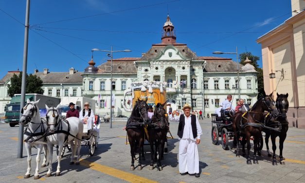 Pozivari na fijakerima uz tamburaše pozivaju na 39. Dane piva