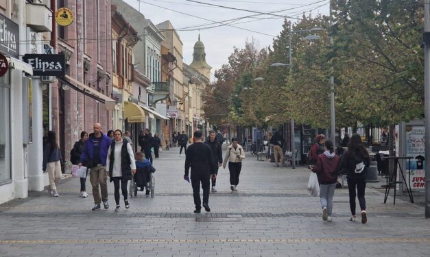 Oglasi za posao: Potrebni kuvari, konobari, vozači, majstori…