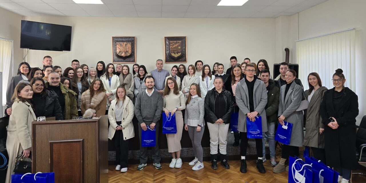 Uručene Svetosavske nagrade najboljim studentima u Sečnju (FOTO)