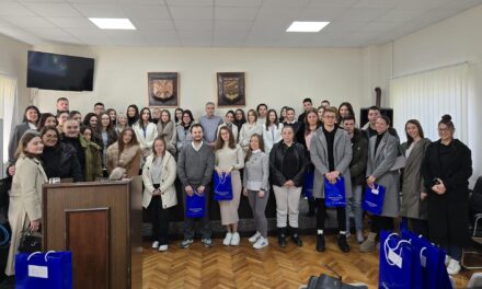 Uručene Svetosavske nagrade najboljim studentima u Sečnju (FOTO)