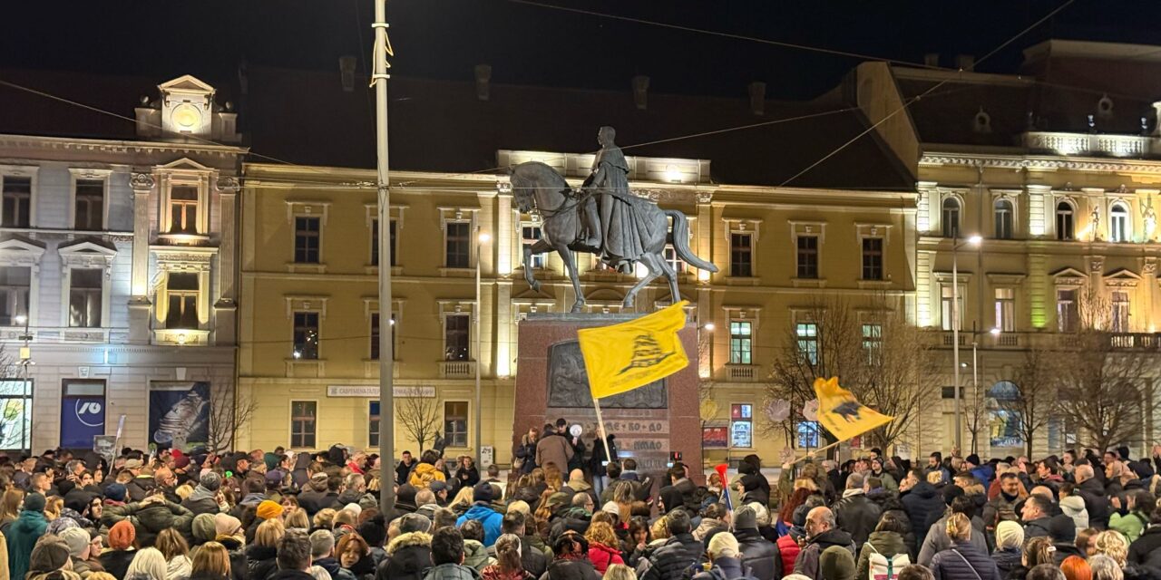 Održan protest i prvi zbor građana na Trgu slobode